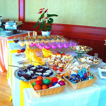 Hotel Zum Goldenen Hirsch Sankt Kilian Екстериор снимка