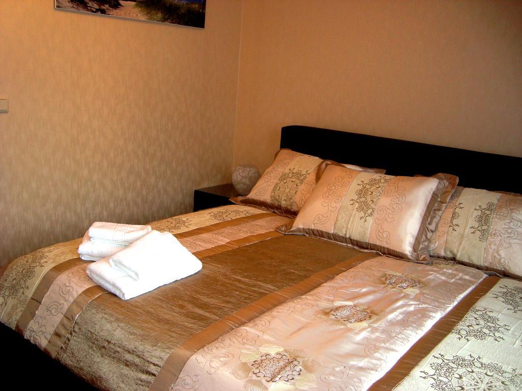 Hotel Zum Goldenen Hirsch Sankt Kilian Стая снимка